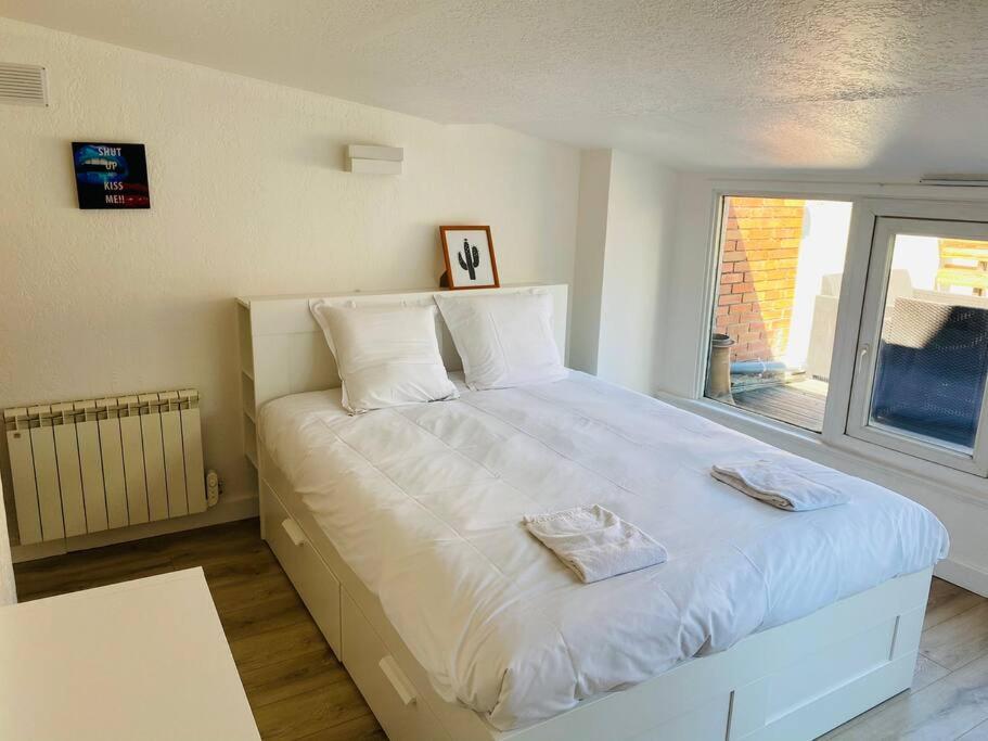 New Duplex Centre Avec Terrasse Et Parking Apartment *